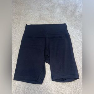 Lululemon Align Biker Shorts- High Rise 6”- Size 6 & black